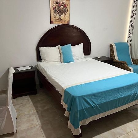 Hotel Nuevo Amanecer El Catey ภายนอก รูปภาพ