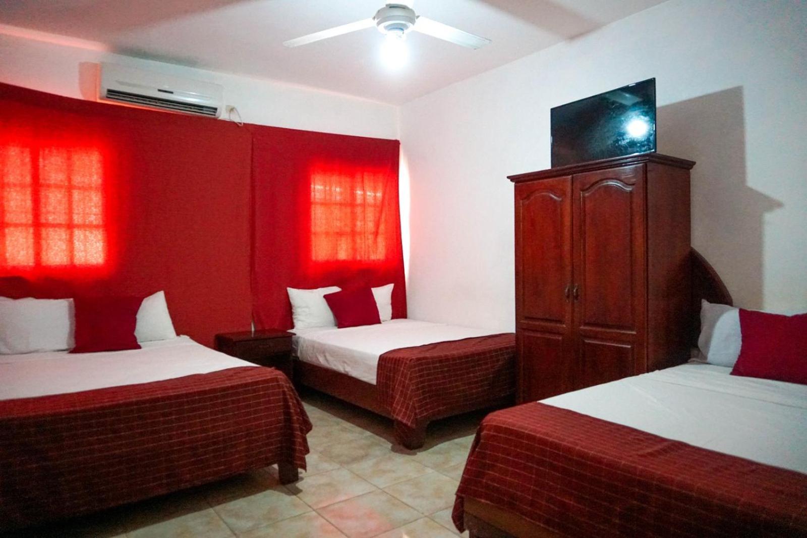 Hotel Nuevo Amanecer El Catey ภายนอก รูปภาพ