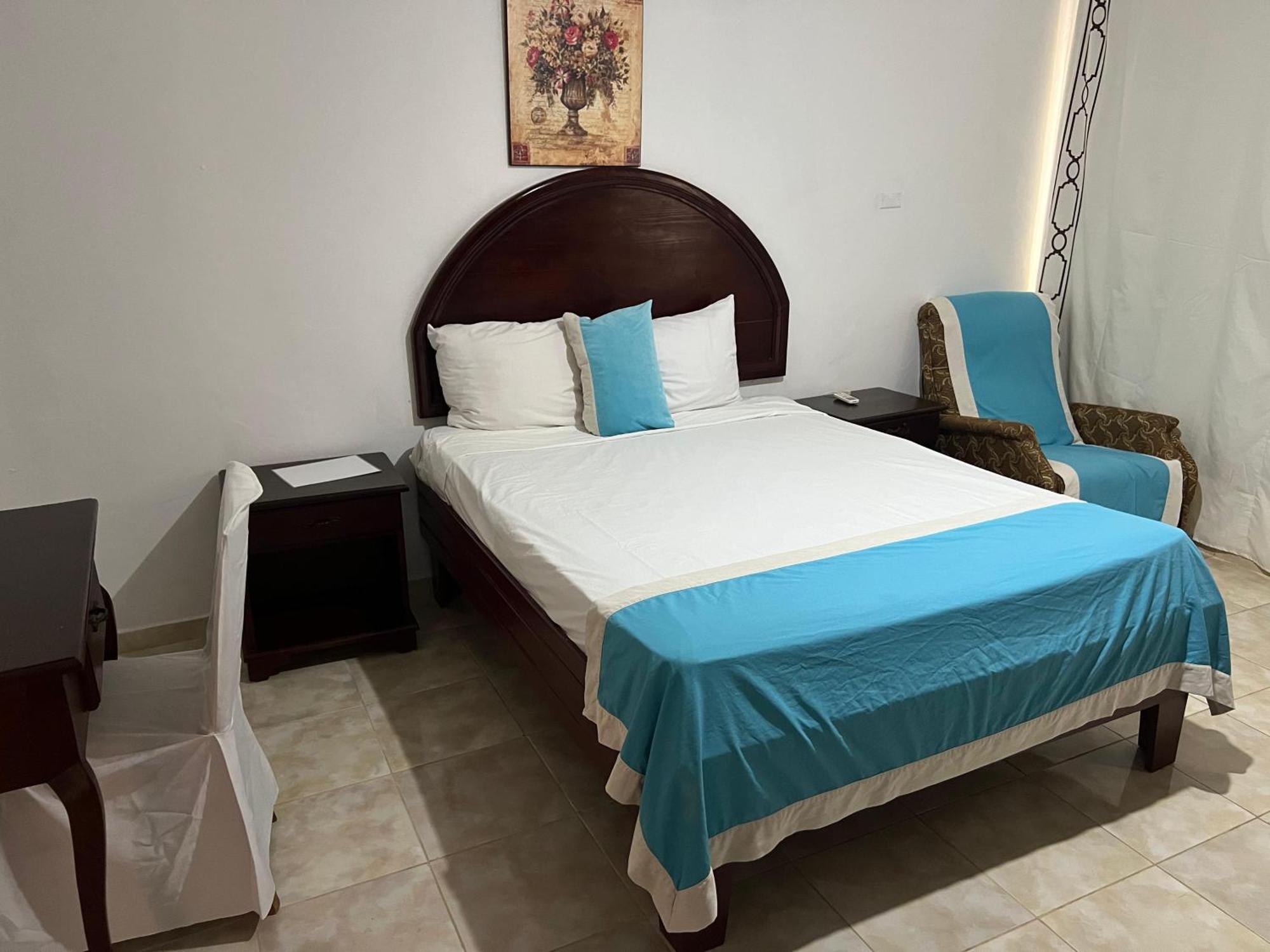 Hotel Nuevo Amanecer El Catey ภายนอก รูปภาพ